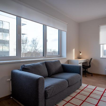 Spacious Mustamaee Apartments - Free Parking Таллин Экстерьер фото
