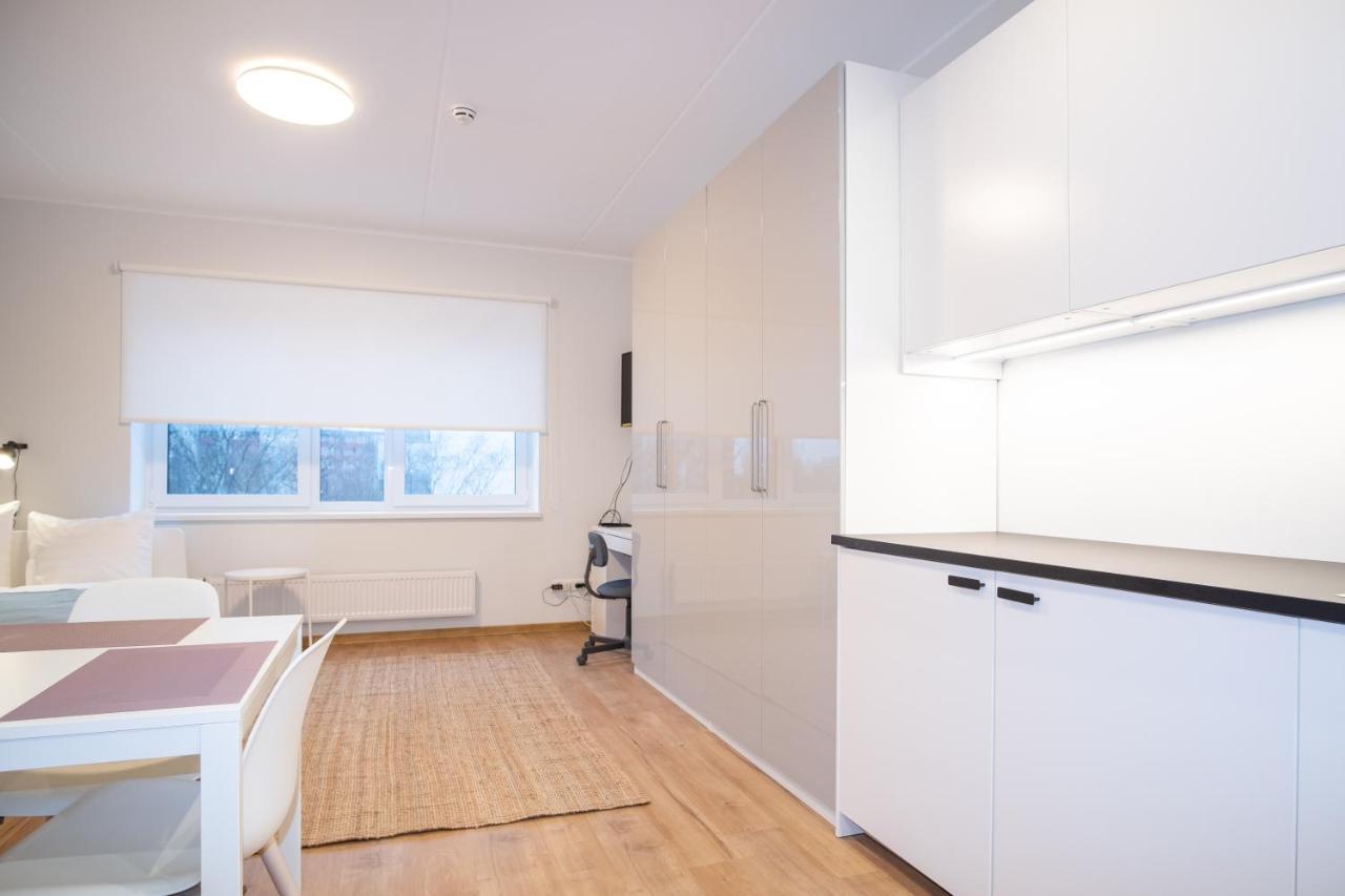 Spacious Mustamaee Apartments - Free Parking Таллин Экстерьер фото