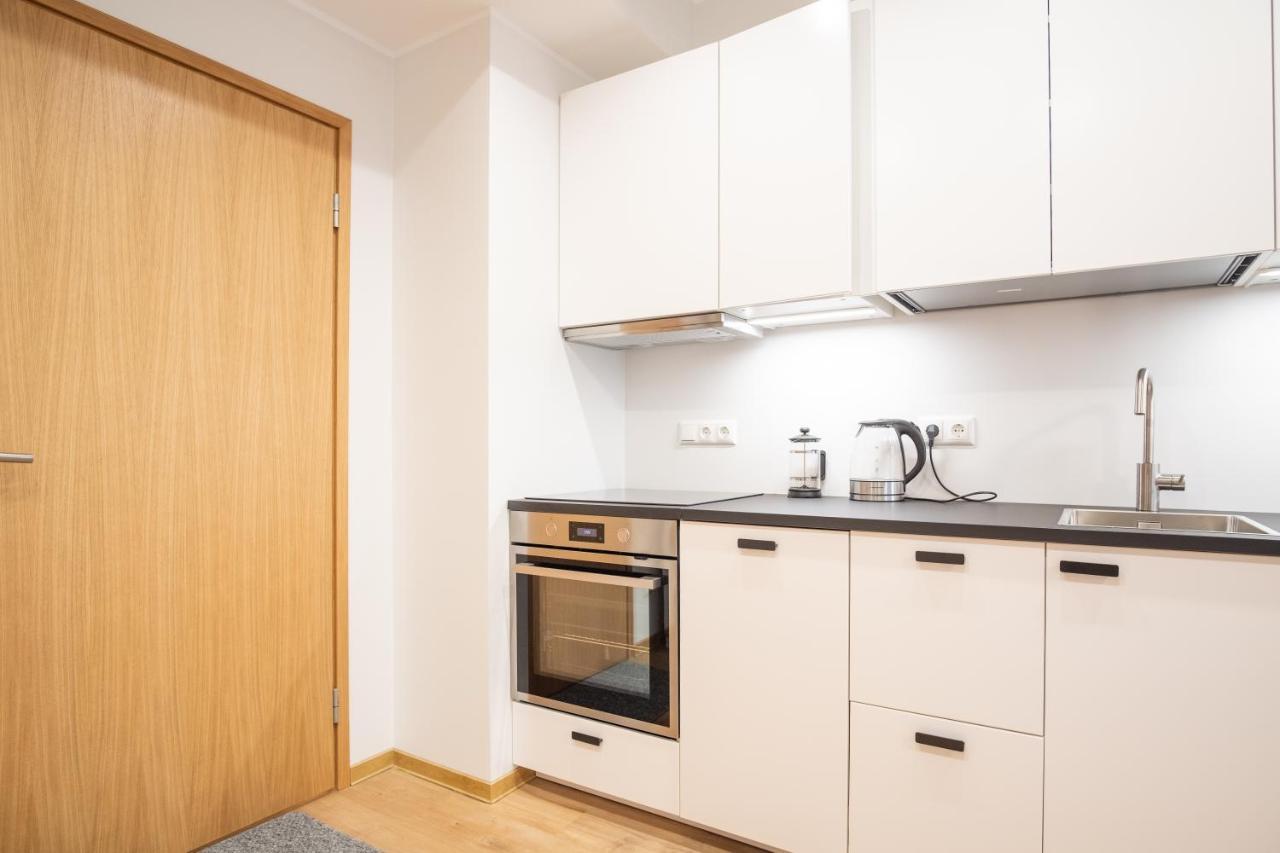 Spacious Mustamaee Apartments - Free Parking Таллин Экстерьер фото