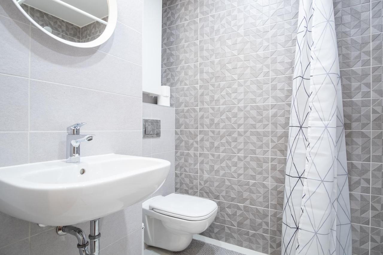 Spacious Mustamaee Apartments - Free Parking Таллин Экстерьер фото